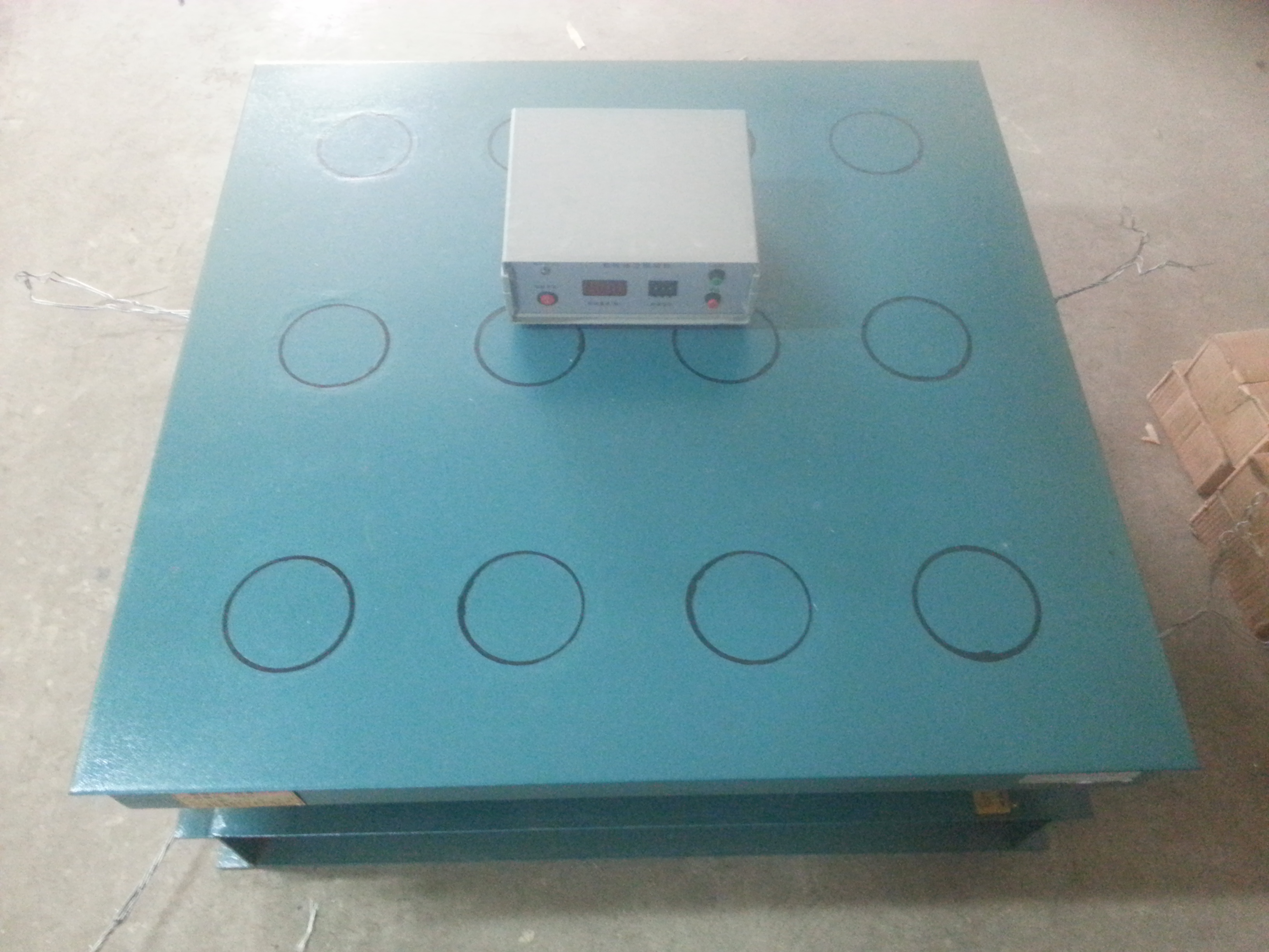 砌墻磚專用磁力振動臺現(xiàn)場安裝圖